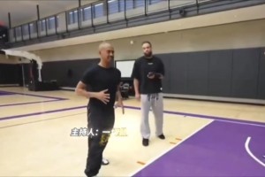狄龙曾谈小卡：我喷垃圾话想激怒他，结果没用，还被他打爆！