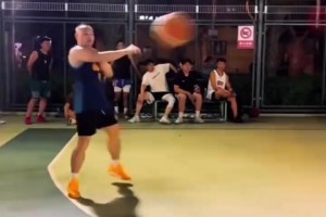 把球传给我吧，我要回家吃饭了