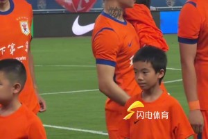 陈蒲带孩子参加入场仪式！孩子：你知道的，我从小就见过大场面