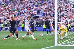 比利时1-0领先美国!拉斯坎送出助攻,德凯特拉雷进球