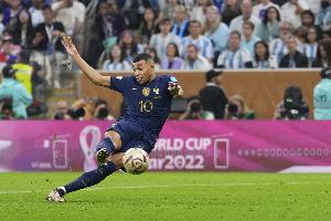 迪萨西回顾2022年世界杯：姆巴佩最为出色，凯恩最难应对，登贝莱最为幽默