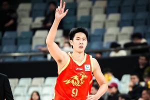 山西男篮用部分现金从广厦队换得赵嘉仁