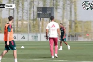 姆总很兴奋！姆巴佩训练上演倒挂金钩破门！