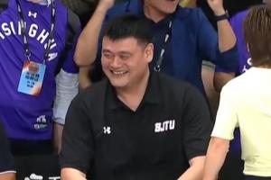 全网热议！交大绝杀瞬间，石奎被单断，球迷直呼“医学奇迹”！