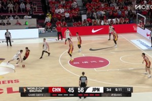 防守问题太大了！高诗岩被对手过掉！还送犯规赔上2+1