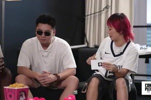 莫兰特此前听揽佬大火单曲《八方来财》，忍不住跟者摇起来