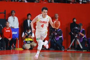 状态低迷！赵继伟7投1中得4分送4助攻 三分线外4投全失