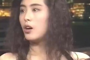 真假？王祖贤曾言：13岁前我是单眼皮，打篮球后变双眼皮了
