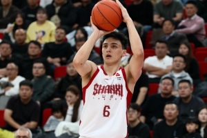 山西男篮与于米提续签B类合同