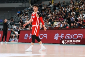 陈昱休铁匠背景，11投仅2中得4分，三分球6投全失