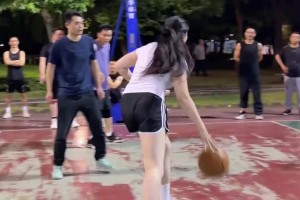 这个兄真喜❤️ 谁能顶得住“珠圆玉润”的野球肘姐了