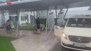 冷清至极！世界杯大冷门，德国队在暴雨中抵达慕尼黑