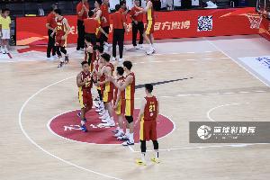 凭什么赢？三点拆解中国男篮首战取胜的关键