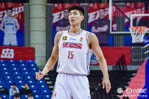 直播吧：同曦男篮拟签下李玮颢