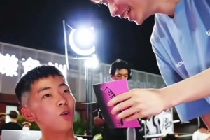 孙世睿贴脸开大钱冠佑 “你和洪麦打NBA的概率谁大一些”