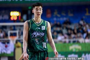 媒体人：郭昊文急需提升球技之际，却错失了最佳时机