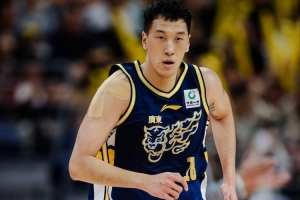 同曦三年以D类顶薪合约签得杜润旺，广东C类报价未成功挽留球员