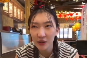 韩旭分享WNBA生活日常vlog：一顿火锅让我倍感放松