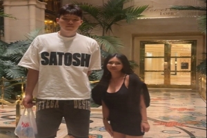 美女博主分享与杨瀚森同框照：在他身旁我犹如小土豆