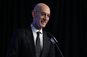 NBA官方：本夏季联赛将试用带有传感器内置的智能篮球