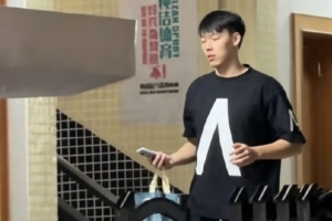 网友拍到之前在广州疗伤的张昊现已重返广东宏远队