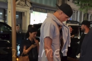 纽约某活动现场：小波特门口签到，布伦森直接入场