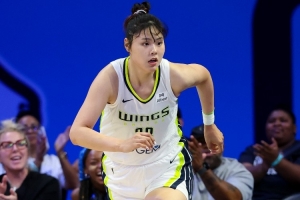 飞翼84比99败给王牌 李月汝仅替补出场7分钟 4投2中收获5分1篮板1助攻