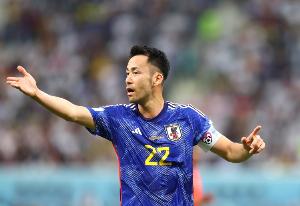 吉田麻也:与巴西对峙90分钟体现成长,替补阵容深度不足