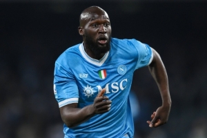 强强对决悬念揭晓！卢卡库与那不勒斯关系稳固，休假后重聚战场