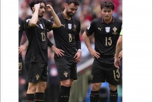 超豪华中场❗️国外大V表示不解：葡萄牙中场组合为什么不行了